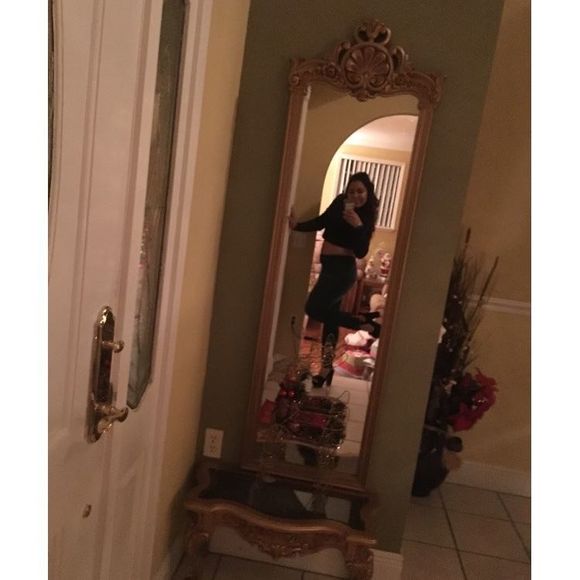 Meet your Posher, Dani - Picture 1 of 1